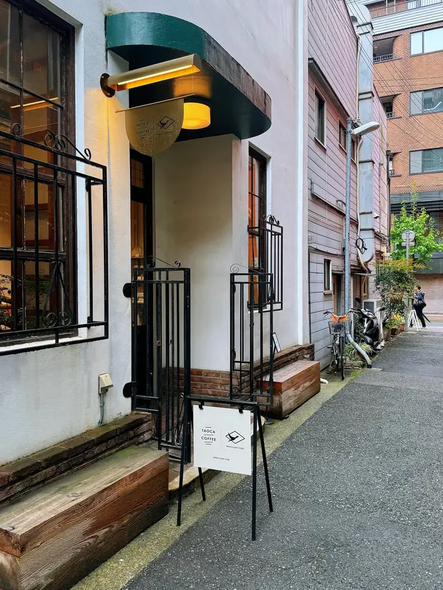 小巷里的店门口